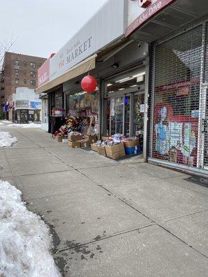 Rego Park 99cents Market