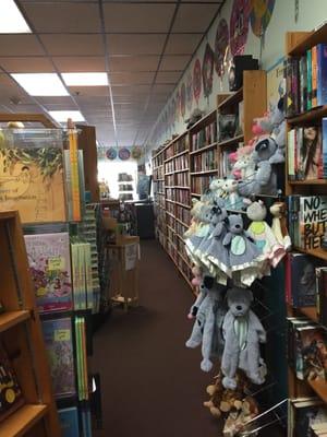 Annie's Book Stop of Raynham -- 575 South Street W, @ New State Highway / Route 44 Junction, Raynham               Interior