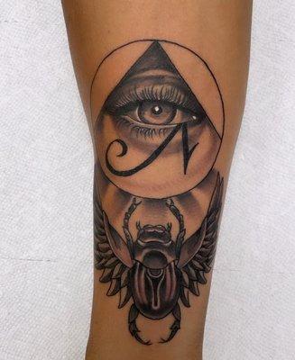 Eye tattoo