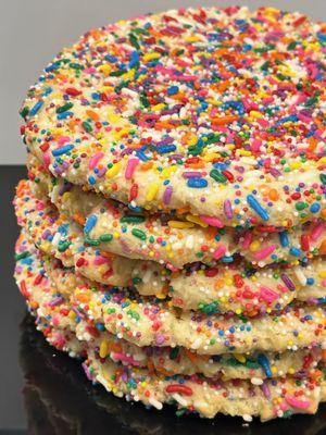 Flat and crunchy Sprinkle cookie!