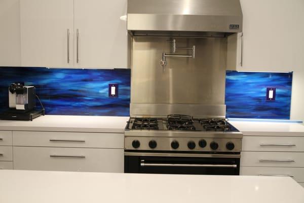 Back-painted glass backsplash