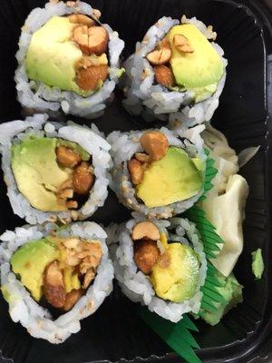 Peanut avocado roll