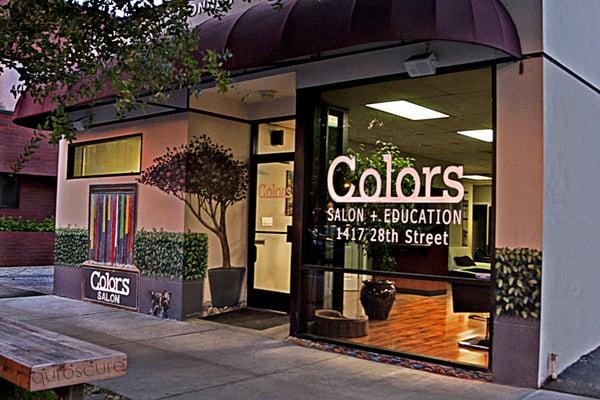 This is COLORS Salon! Located near Paragary's and Ink Restaurants, btwn N and O on 28th st.