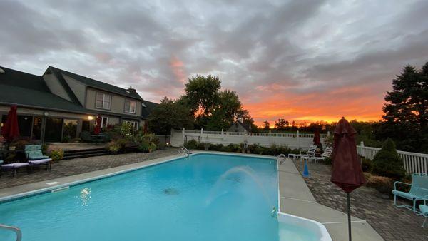 Five Star Annville Inn's Swimming Pool, Hershey Countryside.