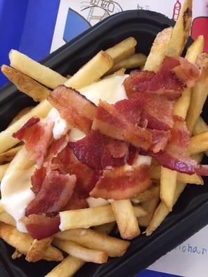 Bacon Fondue Fries. Meh.