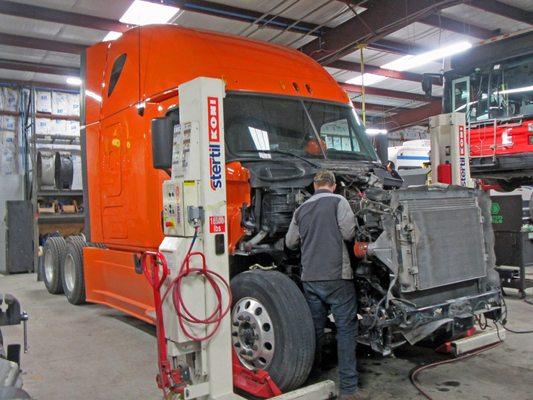 ASE Certified Truck Mechanic At Work. Visit Our Truck Repair Shop In Tavares FL for all of your service needs.