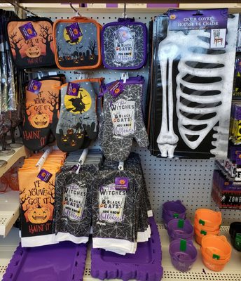 Halloween kitchen & decor