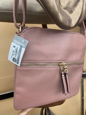 Cute Purse in excellent condition for ONLY $5.99