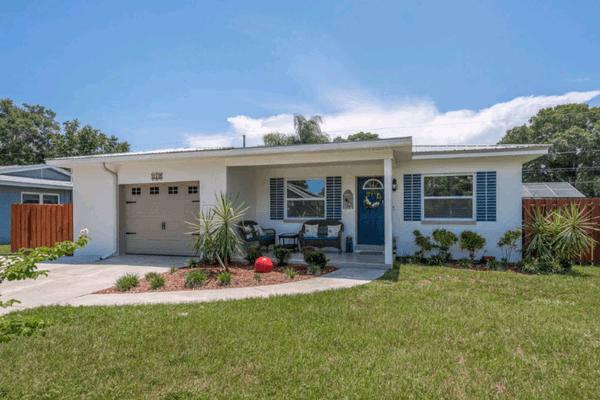 Dunedin home for sale  3 bed 3 bath 1.5 car garage. 717 Pinewood Dr Dunedin, FL  Cathy Seguin, KW Realty