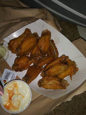 Dry wings with bleu cheese