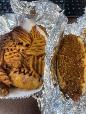 6. Dave's Chili Dog Combo with waffle fries. Why is this soooo good??? I can't help myself.