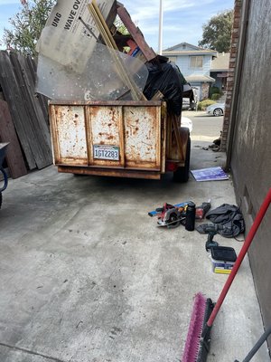 We did a job removing some trash from a trailer that couldn't  be move so we helped the customer get rid of that customer happy !