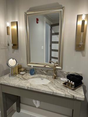 Bathroom vanity