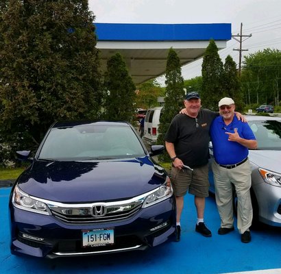 Wow Check out this beautiful Obsidian blue Honda Accord about to drive off with its new owner.