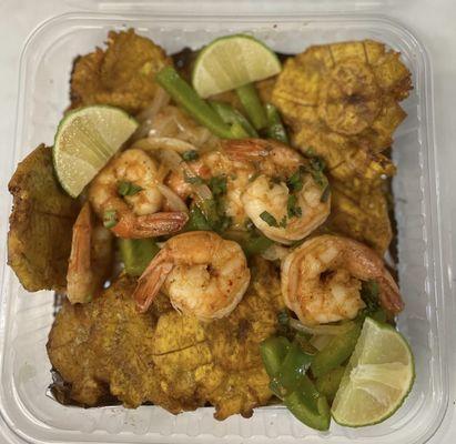 Tostones con Camarones