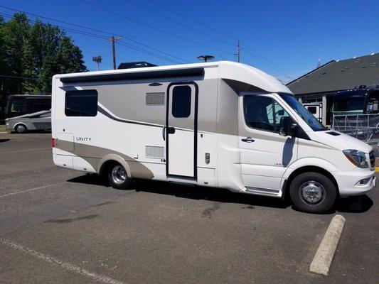 2017 Leisure Travel Van Unity