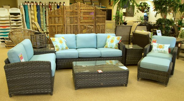 Nice blue patio set for those who love blue.