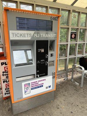 New Jersey Transit - Broadway - Fair Lawn Station