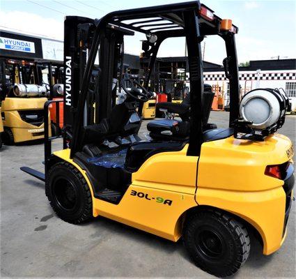 New Hyundai 30L-9A 6k pneumatic forklift