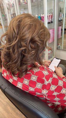 Base Color Chestnut Brown
Highlights Beautiful Warm Gold Medium Blonde 
Style Loose Curls 
Thank You Mrs. Ayesha & EveryOne