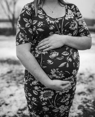 Maternity Photography by Shannon Revelle, Metro Detroit Newborn and Maternity photographer.