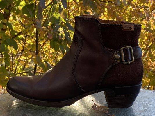 Pikolinos leather ankle boots