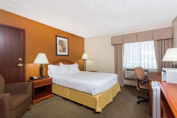 Super 8 By Wyndham Beloit Wi