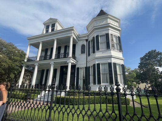 Women's guild - New Orleans Opera House in the Garden District.