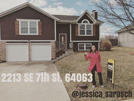 Just listed!!!
2213 SE 7th St.
Lee's Summit, MO 64063
$220,000
Open House:
Saturday 3/10/2018 1-4pm
Sunday 3/11/2018 2-4pm