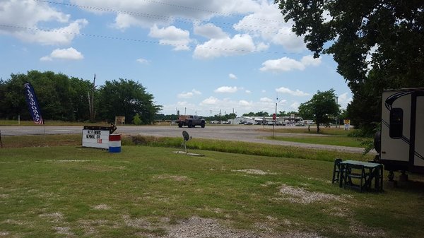 Reames Market in Cash. Intersection of TX 34 and FM 1564