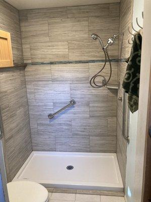 Walk-in shower in the Geneva area.