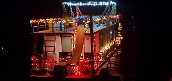 The Song of the Chattahoochee, our 40 passenger houseboat has been rigged for holiday running.