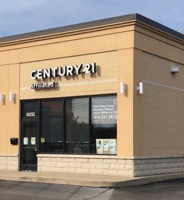 CENTURY 21 Affiliated Mount Pleasant, WI office exterior.