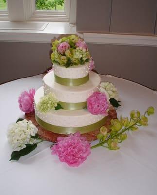 Summer wedding cake