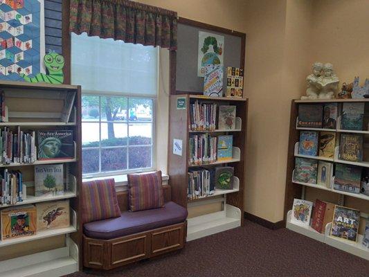 Great children's area with access to computers.