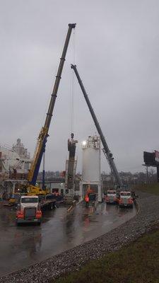 Two 275 ton all-terrain cranes performing a tandem pick.