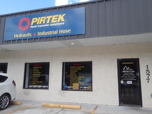 Mobile onsite repairs of hydraulic hose assemblies. PIRTEK Sarasota specializes in 1 hour onsite repairs of all types of flui...