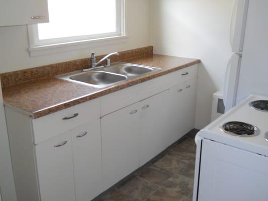 Another view of kitchen from door.