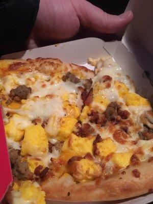 Breakfast pizza 2 slices $3.00!