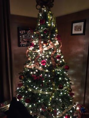 Christmas tree at wiseguys pizzeria