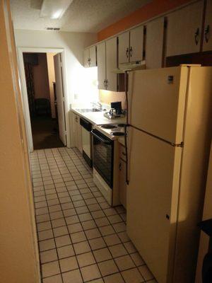 Suite-kitchen, stove, refrigerator