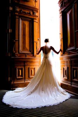 beautiful lighting with bride in doorway