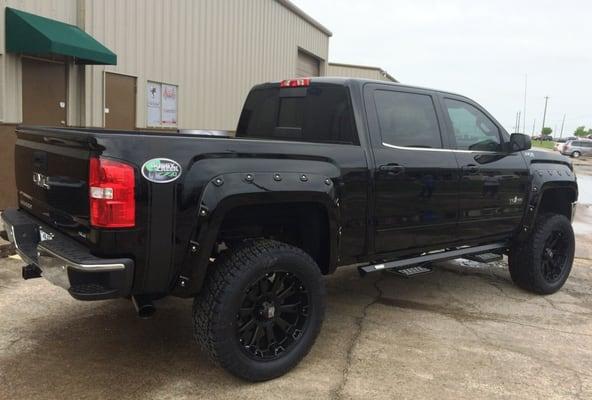 2015 GMC Sierra with 6" Lift and Boggy Creek Off-Road Conversion Package