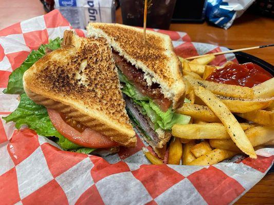 Fareways Cafe At The Woods Center