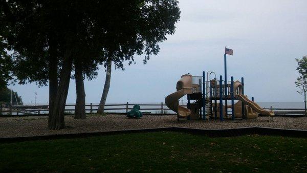 Nice place for kids to run loose while you enjoy the view!!!