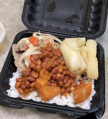 Bistec Encebollado w/ White rice and Yuca en Escabeche