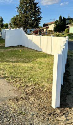 4ft white privacy vinyl fence - Front Yard