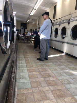 Corner Wash Laundromat