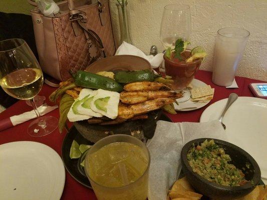 Molcajete oaxaqueño is a very meaty dish,  i like the fact that it comes with handmade tortillas.