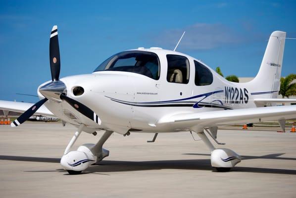 2009 Cirrus SR22 is available for charter flight from Miami to anywhere in Florida and beyond.  This is a great business tool.